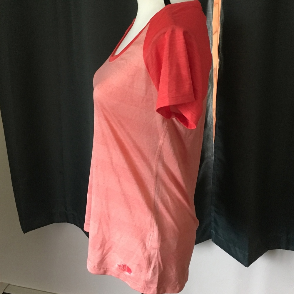 North Face Workout Tee - Picture 2 of 5